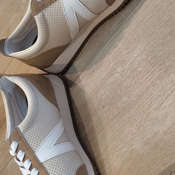 MIA Kabel P Shoes Women's Sz 7 Tan/White Retro Style Faux Suede Accents - Picture 5 of 7